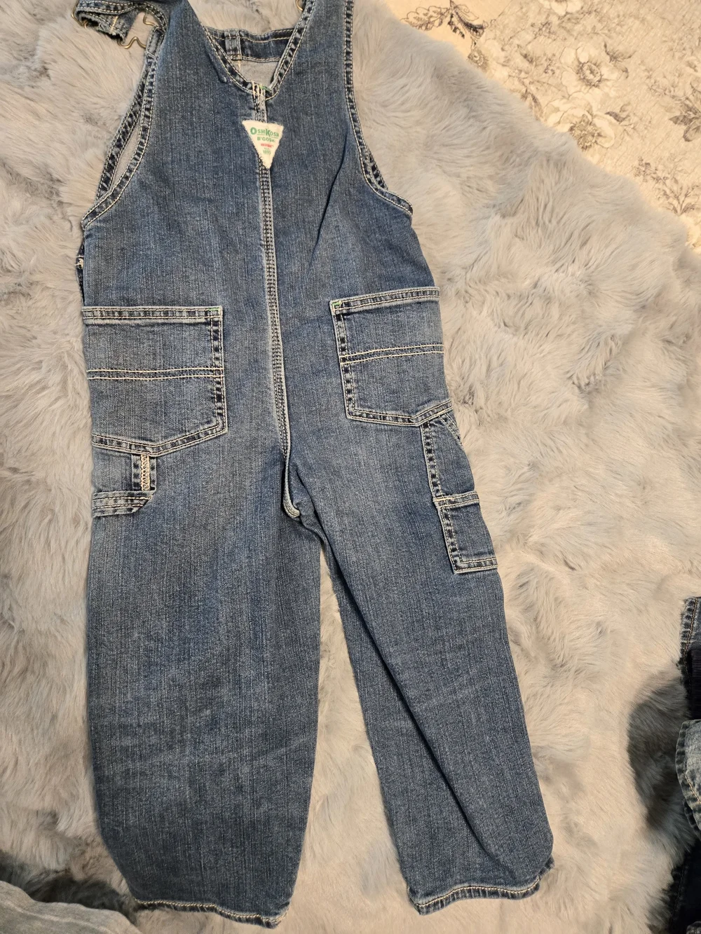 OshKosh Bgosh logo contrast classic